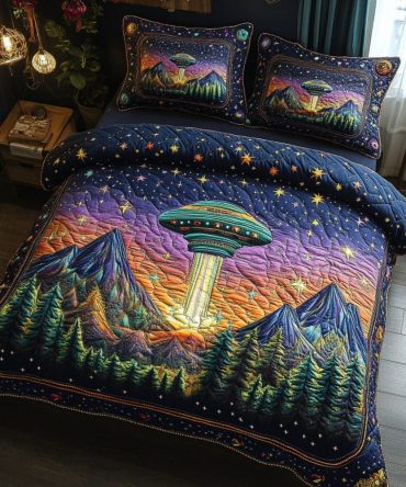 Abduction Aesthetic 3-Piece Quilted Bedding Set