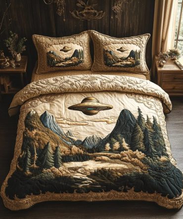 Alien Arrival 3-Piece Quilted Bedding Set