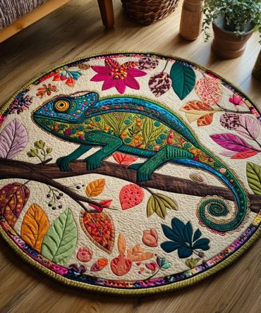 Chameleon Mystique Quilted Round Mat