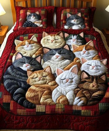 Charming Cats 3-Piece Quilted Bedding Set
