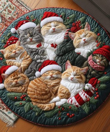 Christmas Cozy Catnap Quilted Round Mat