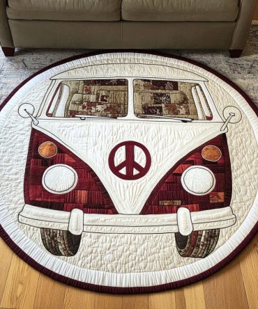 Classic Maroon Camper Quilted Round Mat