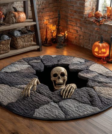 Crawling Skull Quilted Round Mat