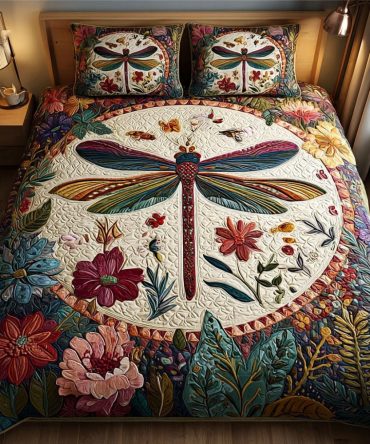 Dragonfly Beauty 3-Piece Quilted Bedding Set
