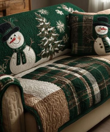 Evergreen Festive Nights Quilted Sofa Cover