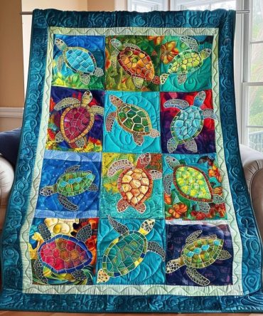 Exquisite Turtles Quilted Blanket