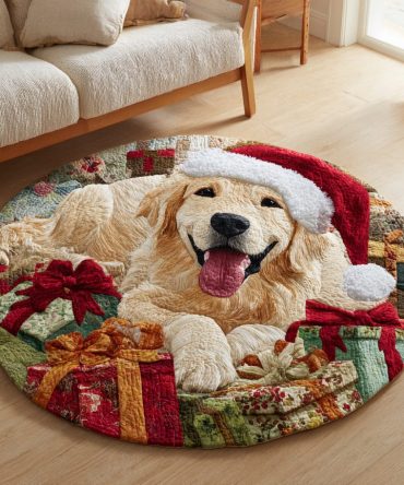 Festive Golden Retriever Quilted Round Mat