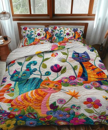Floral Colorful Cats 3-Piece Quilted Bedding Set