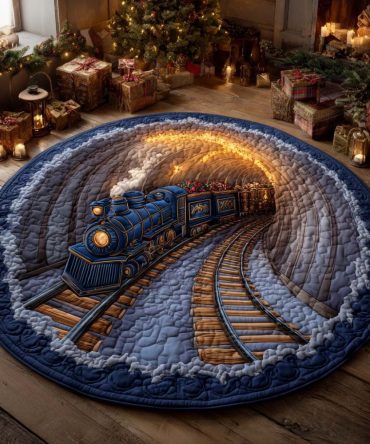 Golden Tunnel Express Quilted Round Mat