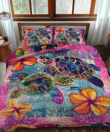 Hibiscus Haven 3-Piece Quilted Bedding Set