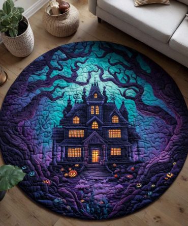 Midnight Howl Quilted Round Mat