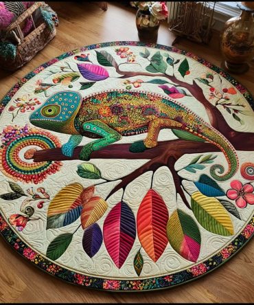 Painted Reptile Quilted Round Mat