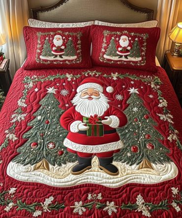 Santa Cheerful Journey 3-Piece Quilted Bedding Set