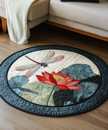 Scarlet Harmony Quilted Round Mat