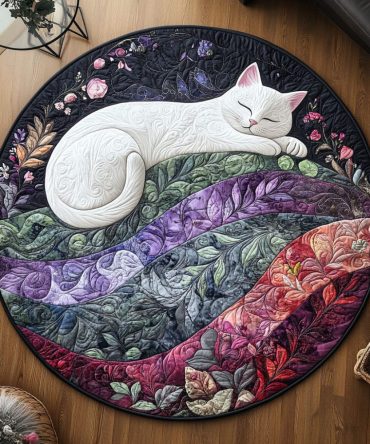Snowflake Feline Quilted Round Mat