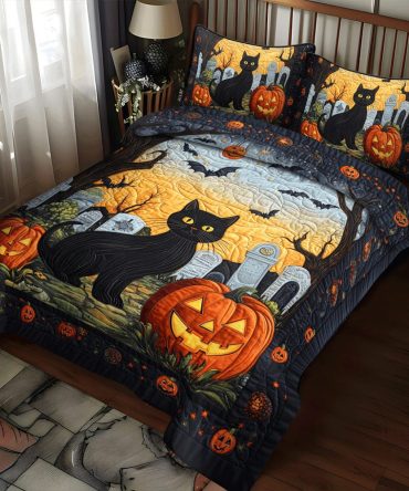 Spooky Cat Halloween 3-Piece Quilted Bedding Set