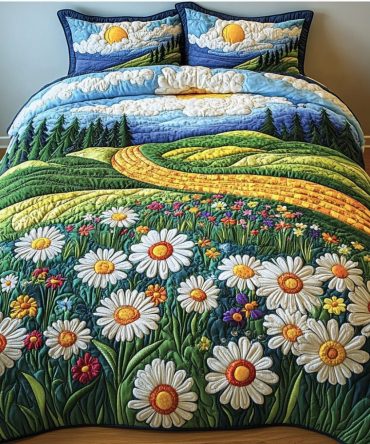 Sunlit Serenity 3-Piece Quilted Bedding Set