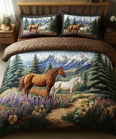 Wild Horse 3-Piece Quilted Bedding Set